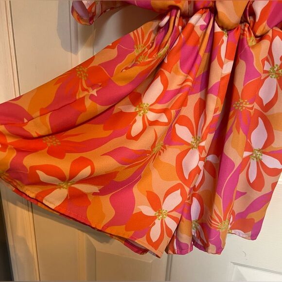 Pink Lily Floral Romper in Pink and Orange Sz Small - Picture 5 of 7
